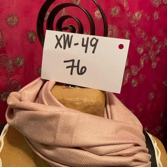 🛍 Solid Light Pink Pashmina Scarf🛍 - Picture 2 of 2